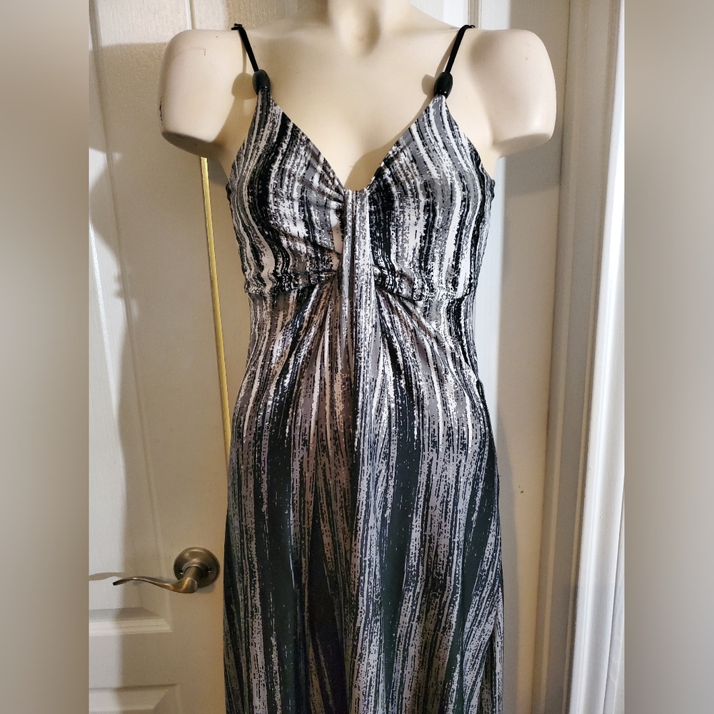 Black and gray print maxi dress by Hynotik Tripnotic size small - Picture 3 of 4